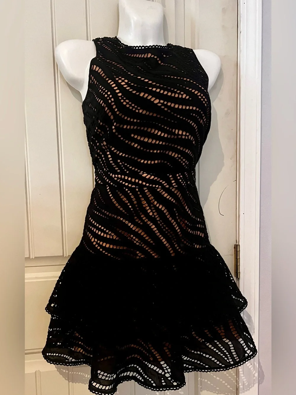 Michael Kors zebra eyelet Black Laser-Cut Tiered cotton Mini Dress sz 4